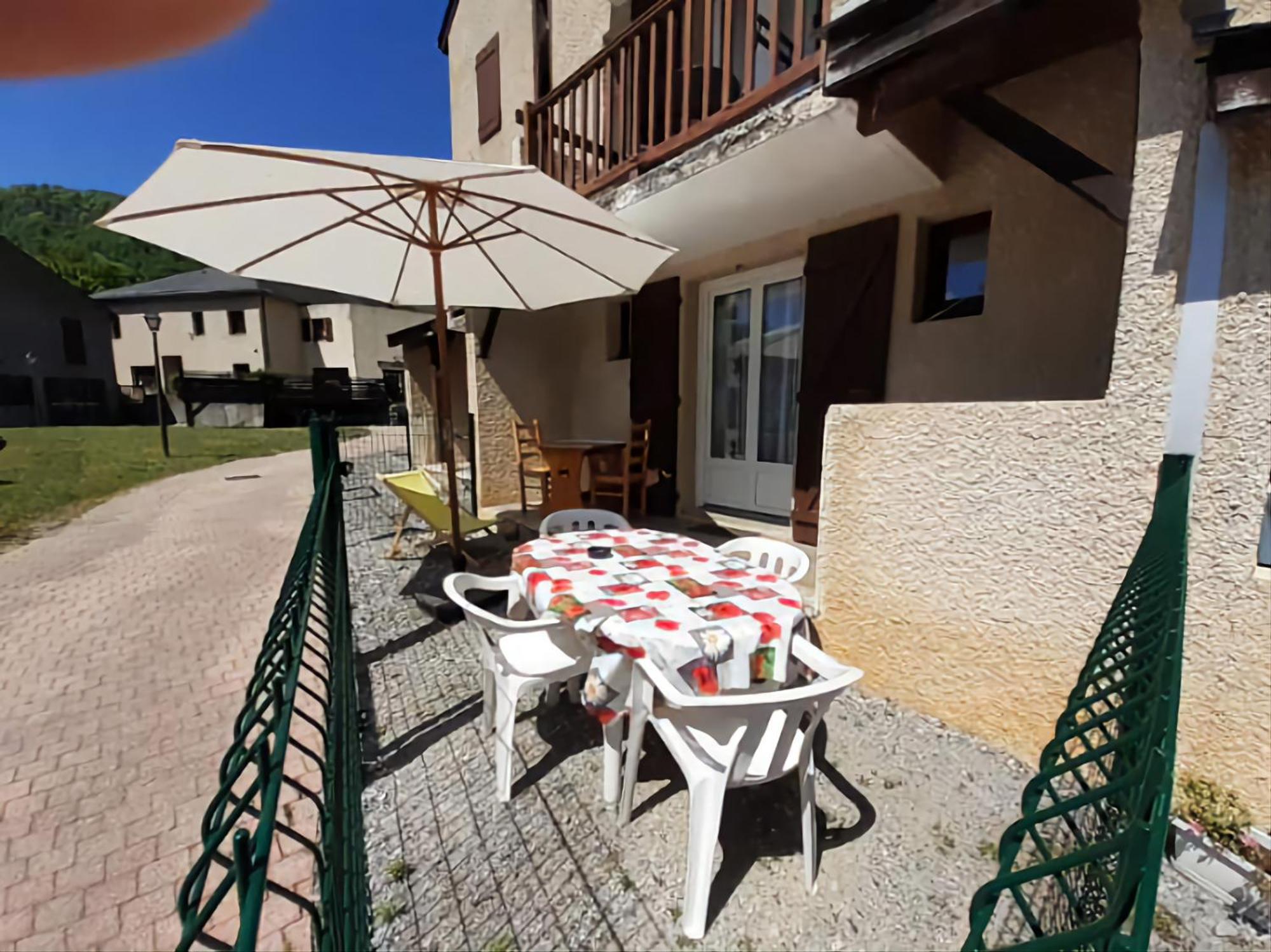 Escapade Montagne En Famille, Appartement Cosy Avec Piscine Couverte Bielle Exterior foto