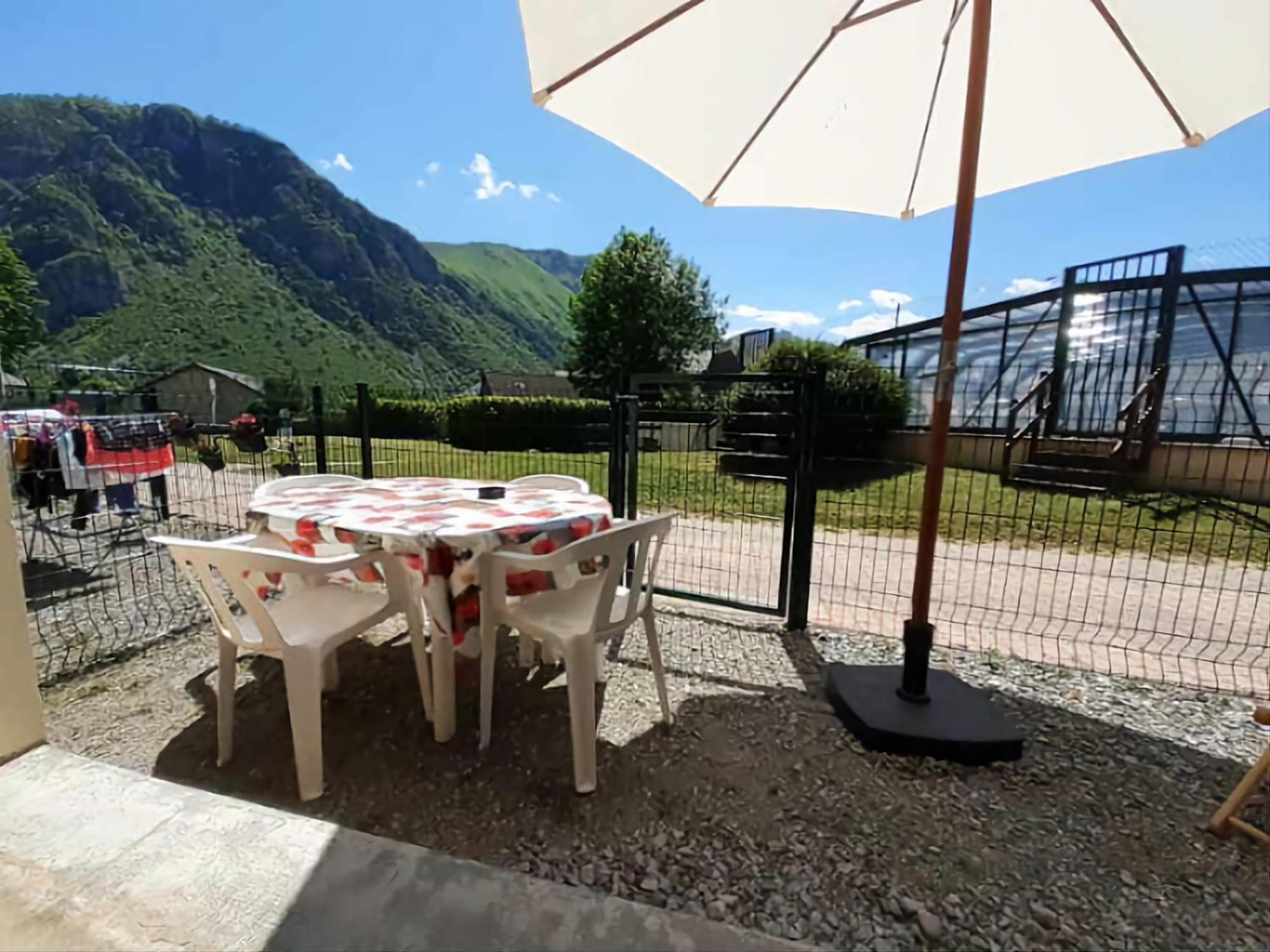 Escapade Montagne En Famille, Appartement Cosy Avec Piscine Couverte Bielle Exterior foto