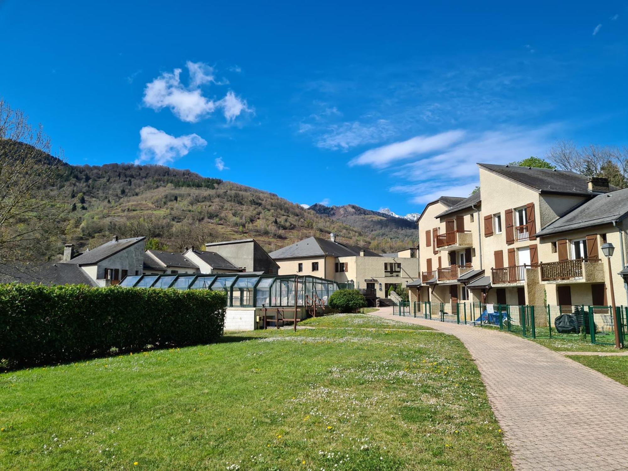 Escapade Montagne En Famille, Appartement Cosy Avec Piscine Couverte Bielle Exterior foto